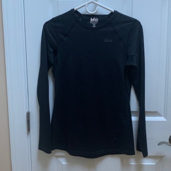 REI Lightweight Base Layer Crew Top (black XS) - Picture 1 of 4